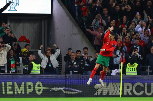 Ronaldo đã ghi được 38 bàn thắng trong vòng loại World Cup, chỉ còn 1 bàn nữa so với việc buộc kỷ lục thế giới!