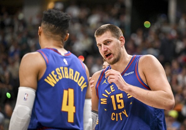 Jokic: Tôi có nhiều người bạn tốt như Westbrook và những người khác đã rời khỏi đội. Tôi phải tìm mộ