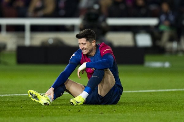 Bỏ lỡ nhiều trò chơi! PV: Lewandowski sẽ vắng mặt ít nhất 4 tuần vì chấn thương