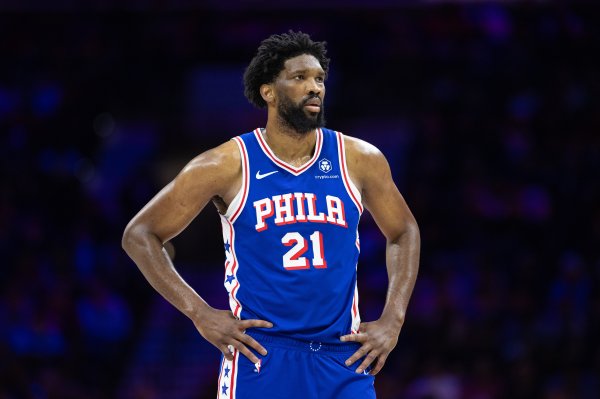 Jaylen Brown nói về việc bảo vệ Embiid: Trong hai năm qua, tôi đã bảo vệ những gì tốt nhất của đối thủ. Bây giờ cũng không khác gì.